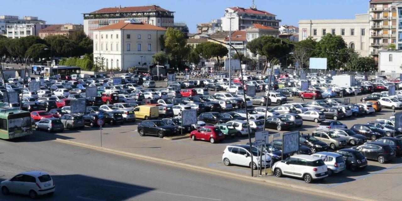 Appartamento In Pieno Centro Pescara Eksteriør bilde